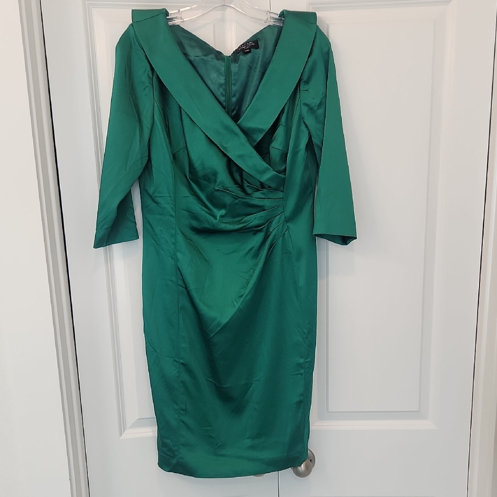 NWOT Tahari Elegant Green Women's Dress